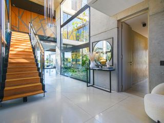 Foto 4 de Exclusiva Casa en Venta El Golf Nordelta Al Agua