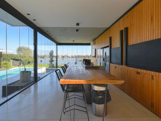 Foto 30 de Exclusiva Casa en Venta El Golf Nordelta Al Agua