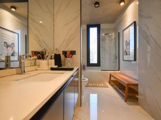 Foto 54 de Exclusiva Casa en Venta El Golf Nordelta Al Agua