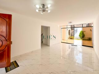 Foto 1 de De Estreno - Finos Acabados - Terraza con Jardín