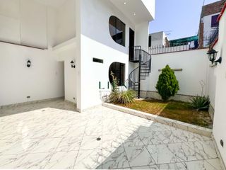 Foto 2 de De Estreno - Finos Acabados - Terraza con Jardín