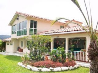 Foto 1 de VENDO HERMOSA VILLA 2.73 Has EN SILVANIA CERCA A BOGOTA