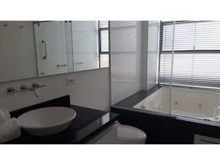 Foto 16 de Apartamento dúplex con terrazas para arriendo en Santa Bárbara Alta