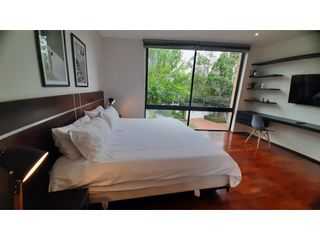 Foto 10 de Apartamento dúplex con terrazas para arriendo en Santa Bárbara Alta