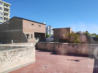 Foto 8 de Casa en  Alquiler en centro de Cipolletti ideal para proyectos comerciales consultorios médicos oficinas comerciales