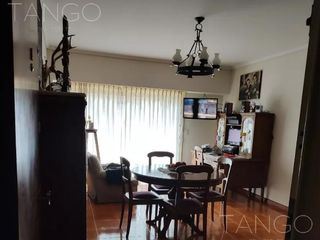 Foto 2 de Venta Departamento Caballito Tres Ambientes Dependencia Balcón Corrido  Apto Crédito