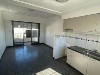 Foto 1 de VENTA DE DEPARTAMENTO PH 3 AMBIENTES, EN VILLA INSUPERABLE