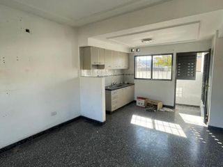 Foto 2 de VENTA DE DEPARTAMENTO PH 3 AMBIENTES, EN VILLA INSUPERABLE