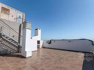 Foto 10 de Venta Departamento 2 ambientes en Monte Castro Con Cochera