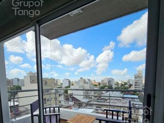 Foto 8 de Venta Departamento 2 ambientes en Monte Castro Con Cochera