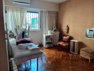 Foto 6 de Venta Departamento Monserrat Cuatro Ambientes Balcón