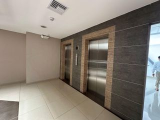 Foto 12 de VENTA OFICINA  EN RIVER PLAZA  CON PARQUEO, LA JOYA (JLR)