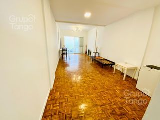 Foto 2 de Departamento venta en Retiro, 1 ambiente con patio privado