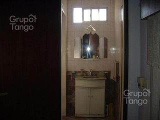 Foto 10 de Venta Casa Boedo Almagro Seis Ambientes Dos Plantas