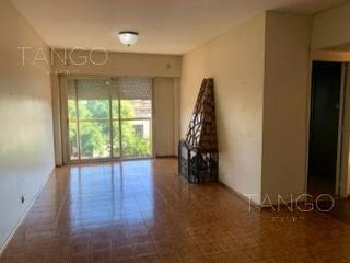 Foto 3 de Venta Departamento 4 Ambientes en Parque Patricios Con Balcón Con Cochera Baulera