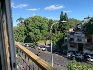 Foto 1 de Venta Departamento 4 Ambientes en Parque Patricios Con Balcón Con Cochera Baulera