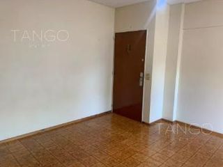 Foto 18 de Venta Departamento 4 Ambientes en Parque Patricios Con Balcón Con Cochera Baulera