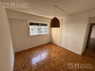 Foto 12 de Departamento 3 amb con dependencia y cochera en venta.