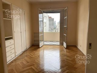 Foto 2 de Departamento en Monserrat en venta, 3 ambientes con balcón
