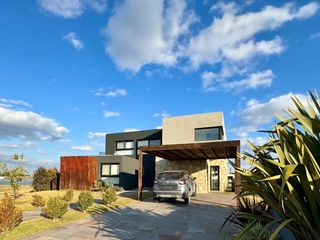 Foto 4 de Casa a la laguna con 5 habitaciones  en Marinas Puertos