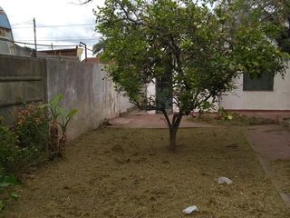 Foto 3 de Casa en venta - 2 dormitorios 1 baño - cochera - 300mts2 - La Plata