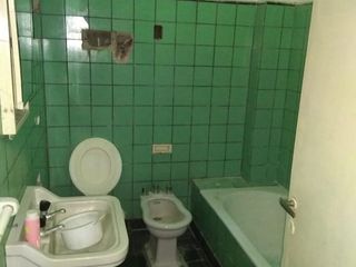 Foto 4 de Casa en venta - 2 dormitorios 1 baño - cochera - 300mts2 - La Plata