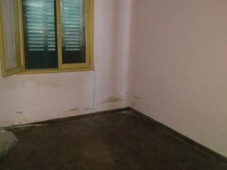 Foto 6 de Casa en venta - 2 dormitorios 1 baño - cochera - 300mts2 - La Plata