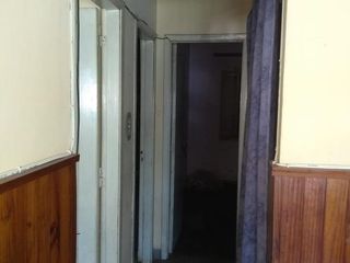 Foto 7 de Casa en venta - 2 dormitorios 1 baño - cochera - 300mts2 - La Plata