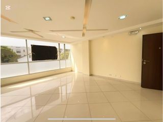Foto 10 de Vozandes, Oficina Consultorio en Renta, 37m2, 1 Ambiente