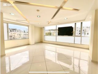 Foto 9 de Vozandes, Oficina Consultorio en Renta, 37m2, 1 Ambiente