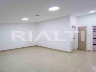 Foto 7 de Consultorio en renta, sector Sangolqui, excelente ubicación