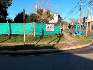 Foto 6 de Espectacular Esquina - 2 Dptos. PA y PB con amplio terreno para usos múltiples -