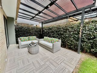 Foto 3 de Se vene lujosa casa en Chia con pérgola y excelente zona verde
