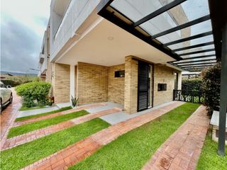 Foto 21 de Se vene lujosa casa en Chia con pérgola y excelente zona verde