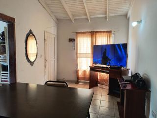 Foto 5 de VENTA CASA DE DOS DORMITORIOS MAS DEPARTAMENTO NQN