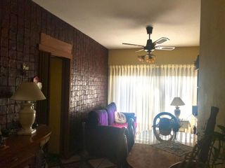 Foto 2 de VENTA BARRIO AUTOPISTA EXCELENTE 4 AMB BALCON (TAPIALES)
