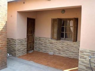 Foto 1 de VENTA DE CASA - CAMPO LARGO