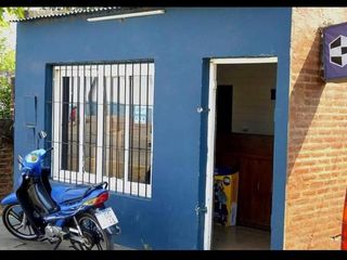 Foto 2 de VENTA DE CASA - CAMPO LARGO