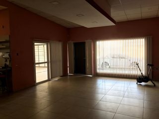 Foto 3 de MODERNA CASA UBICADA A SOLO 5 MINUTOS DEL CENTRO DE SAN RAFAEL