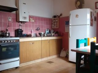 Foto 5 de Casa en lote propio de 8.66 x 24 con garaje y un local
