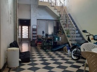 Foto 4 de Casa en lote propio de 8.66 x 24 con garaje y un local