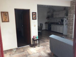 Foto 9 de Ph 3 ambientes, con patio y terraza con quincho y parrilla.