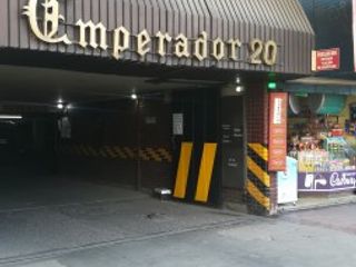 Foto 1 de VENDO COCHERA  â CAPITAL  - EMPERADOR