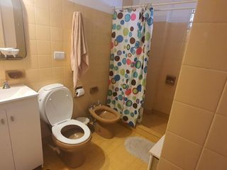 Foto 10 de VENDO SEMIPISO. 4 DORMITORIOS, COCHERA. ZONA PARQUE U$S 130.000.-