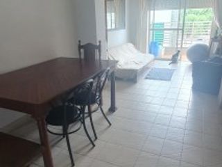 Foto 4 de VENDO SEMIPISO. 4 DORMITORIOS, COCHERA. ZONA PARQUE U$S 130.000.-