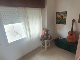 Foto 11 de VENDO SEMIPISO. 4 DORMITORIOS, COCHERA. ZONA PARQUE U$S 130.000.-