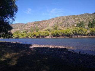 Foto 1 de Fraccion con costa de Rio Limay