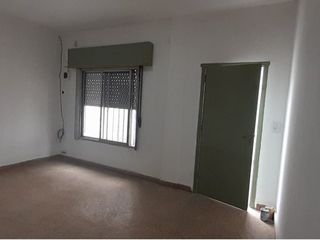 Foto 2 de PH DE 3 AMBIENTES EN VENTA EN WILDE. CON DOS PATIOS Y TERRAZA.