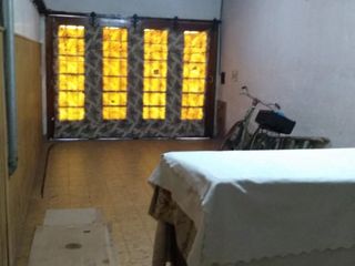 Foto 3 de Chalet en lote propio de 5 ambientes, desarrollada en una planta con un altillo. Villa Primera