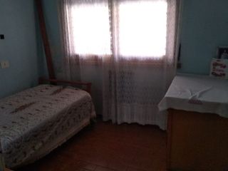 Foto 9 de Chalet en lote propio de 5 ambientes, desarrollada en una planta con un altillo. Villa Primera